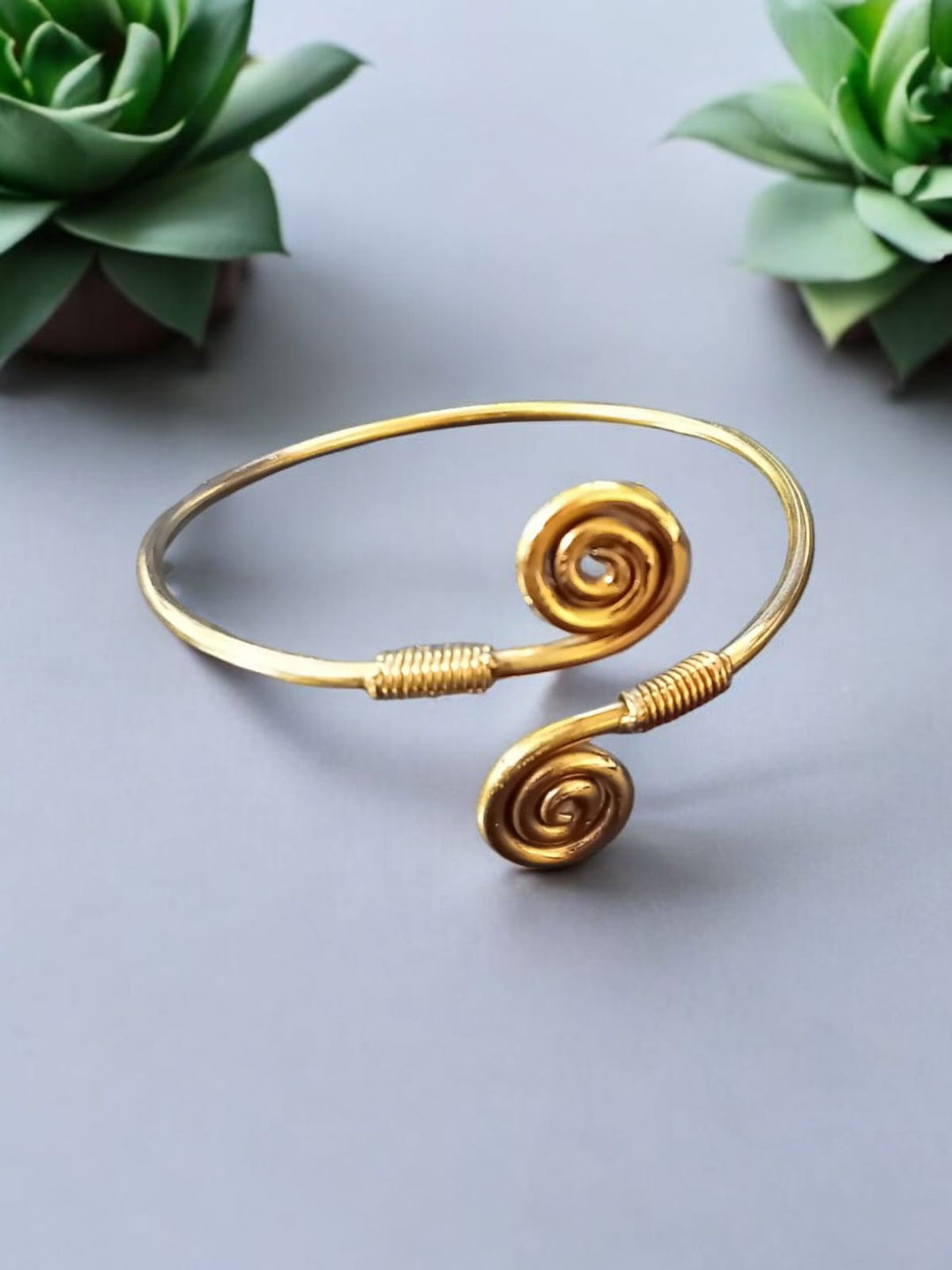 Bohotusk Brass Ionic Styled Bangle Bracelet