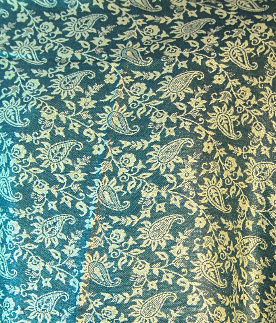 Green Floral Leaf Teardrop Print Pashmina Reversable 200 x 75cm